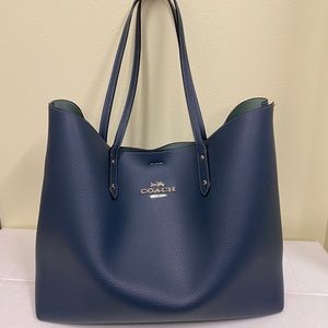 Beautiful COACH bag in need of TLC!